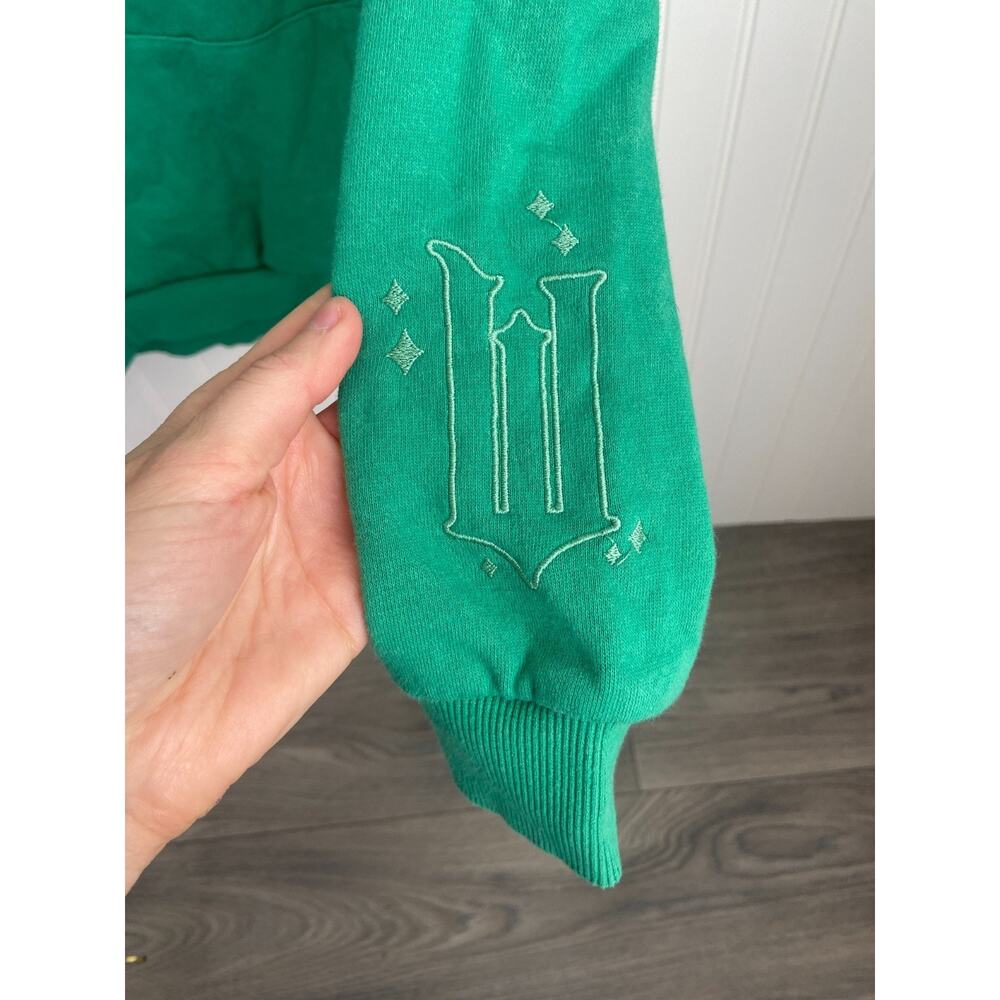 LAST CHANCE WICKED Sweatshirt Women's XS Green Broom and Wand - Picture 3 of 7